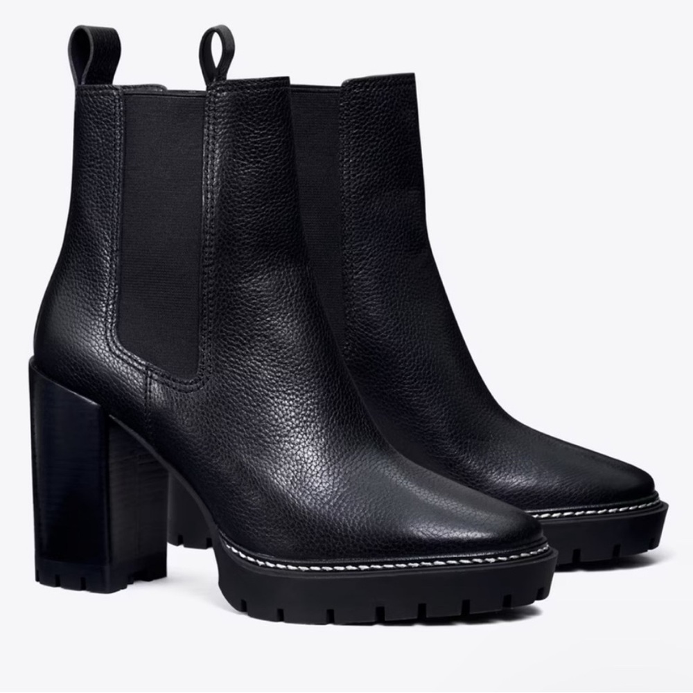 Sleek Black Heeled Boots with Chunky Heel
